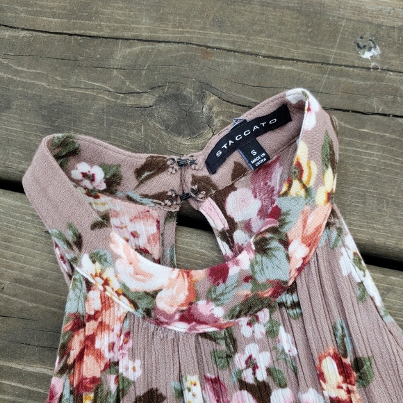 Staccato • Floral Halter Mini Dress - Picture 4 of 7